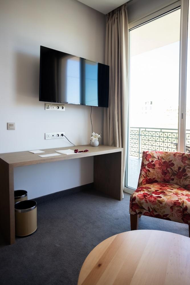 Mandarin Palace Hotel 2*
